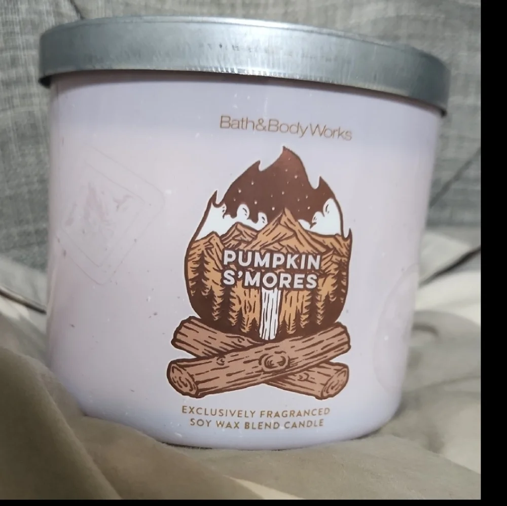 Bath & Body Works Pumpkin S' Mores 3- Wick Candle - Picture 2 of 2